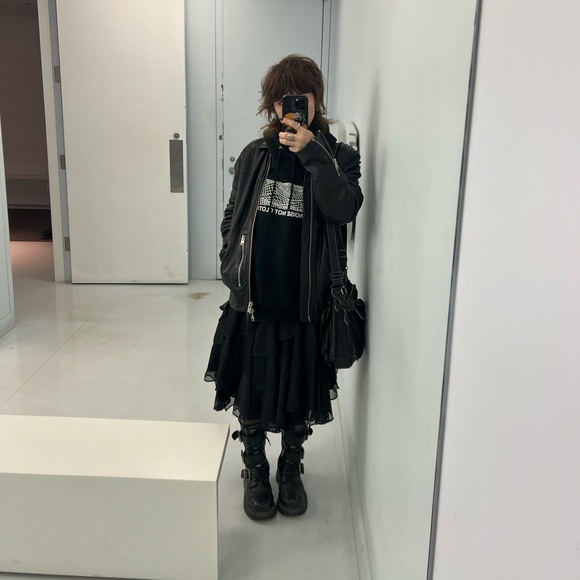 🖤 Meet your Posher 🖤 - Picture 3 of 7